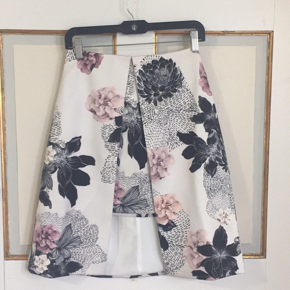 Ladies skirt